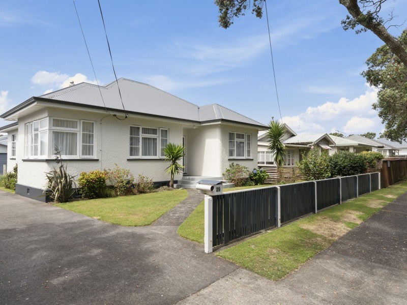 29 Richmond Street, Fitzroy, New Plymouth - Carousel 1