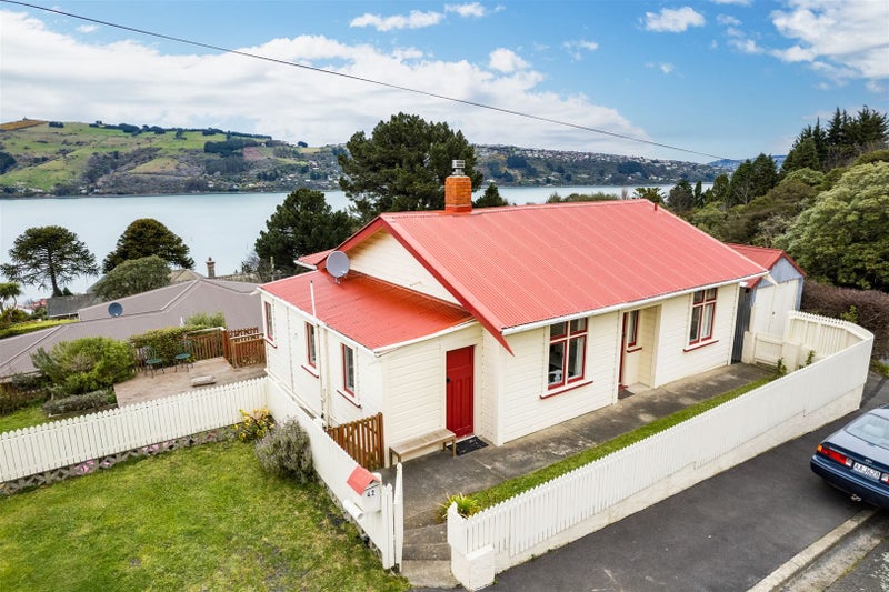 42 Manapouri Street, Ravensbourne, Dunedin - Carousel 1