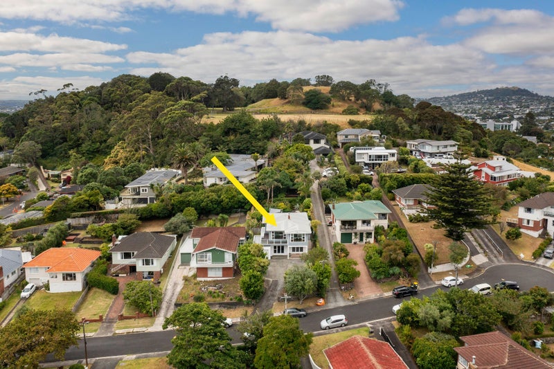 12 Pickens Crescent, Mount Albert, Auckland - Carousel 1