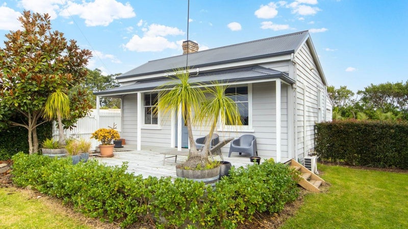 4 Clarks Lane, Hobsonville, Auckland - Carousel 1