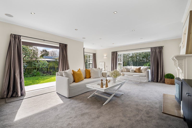 2/198 Clyde Road, Burnside, Christchurch - Carousel 2