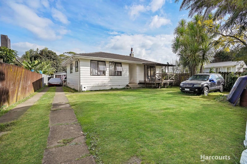 42 Lavinia Crescent, Mangere East, Auckland - Carousel 1