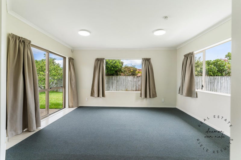 7 Mark Edgar Place, Clendon Park, Auckland - Carousel 2