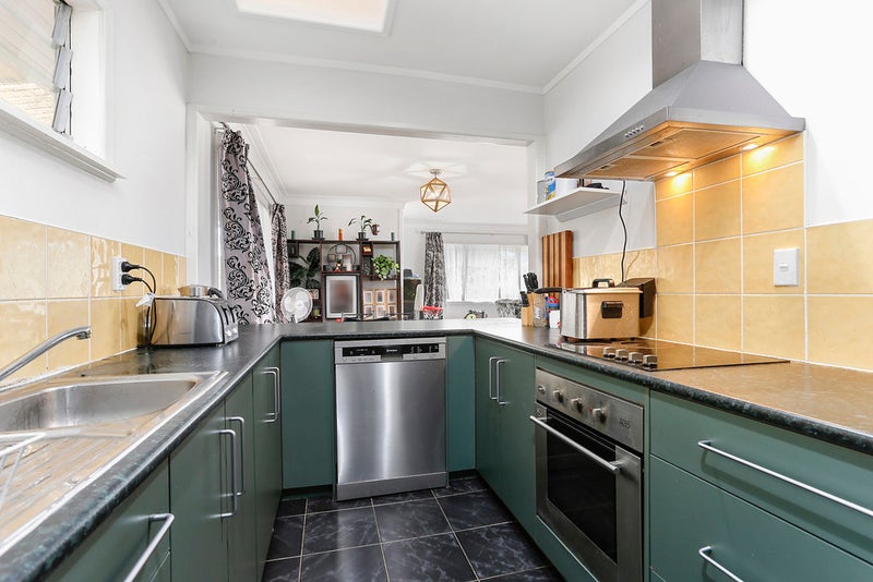 120 View Road, Sunnyvale, Auckland - Carousel 2