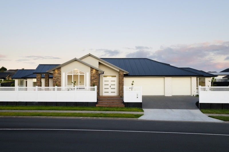 30 Batten Drive, Flagstaff, Hamilton - Carousel 1