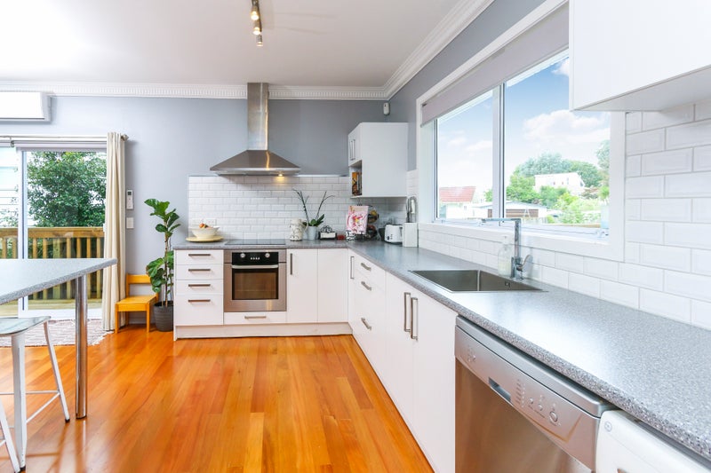 17 Ambury Road, Mangere Bridge, Auckland - Carousel 2