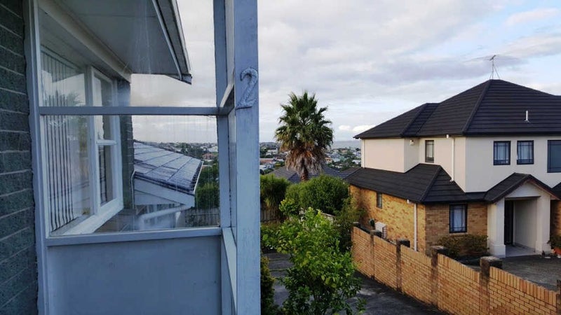 2/623 Beach Road, Rothesay Bay, Auckland - Carousel 7