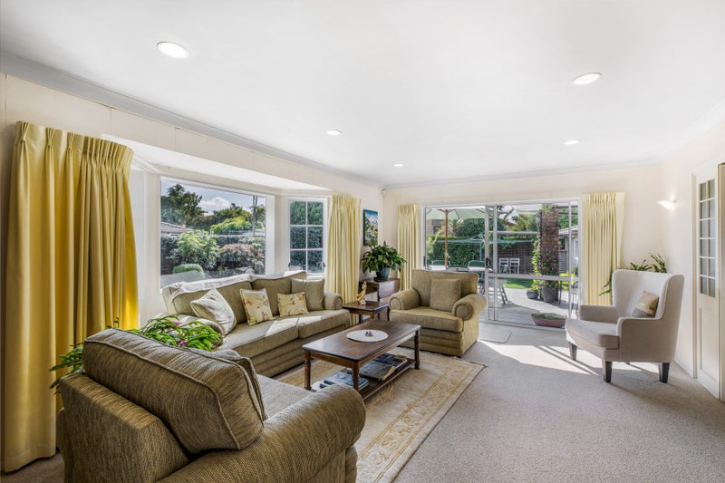 19 Westholm Way, Pahurehure, Papakura - Carousel 2
