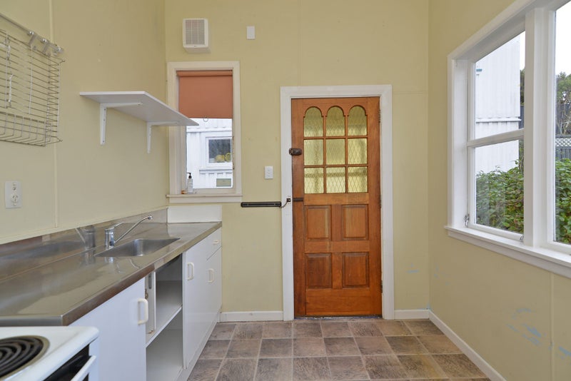 13 Baden Road, Hataitai, Wellington - Carousel 2