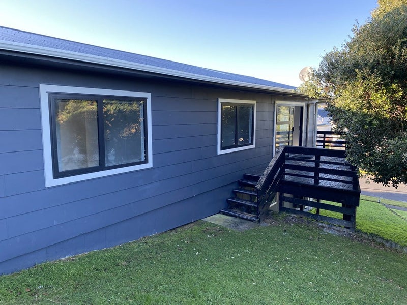 11 Tahurangi Place, Spotswood, New Plymouth - Carousel 2