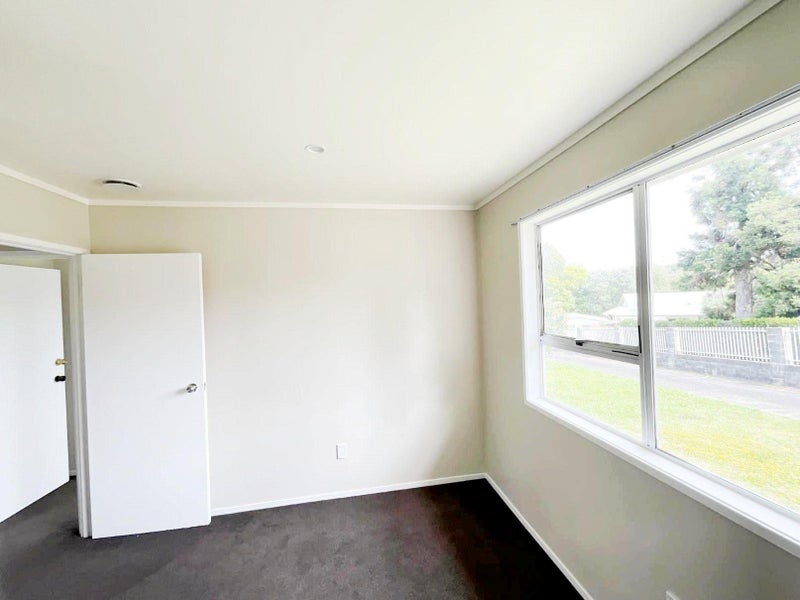 111 Kemp Road, Massey, Auckland - Carousel 36