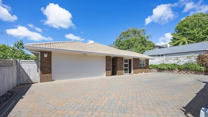 6A Admiral Beatty Avenue, Mount Roskill, Auckland - Carousel 1