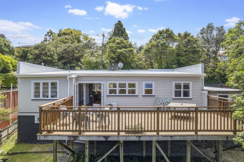 234 Godley Road, Titirangi, Auckland - Carousel 1