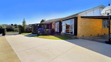 11 Beeston Place, Redwood, Christchurch - Carousel 1