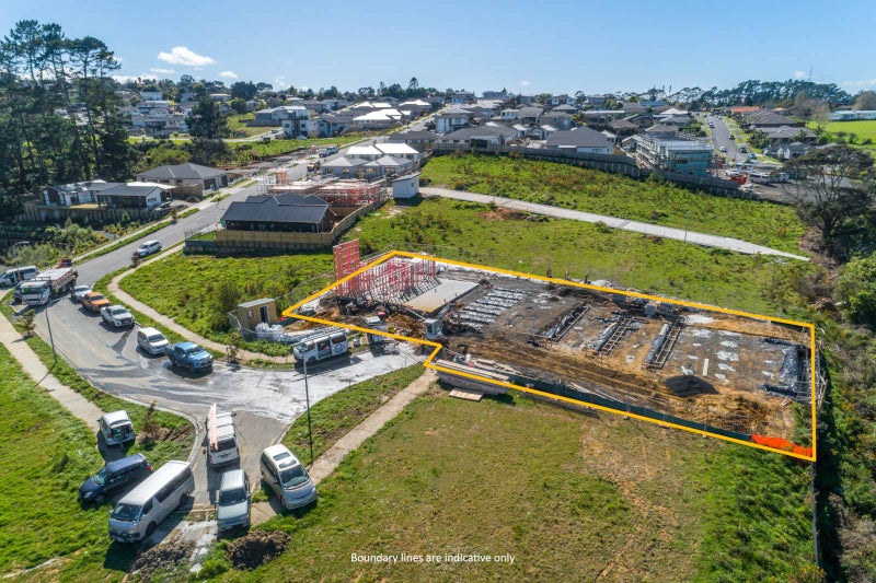 4/18 Kaimai Avenue, Massey, Auckland - Carousel 2