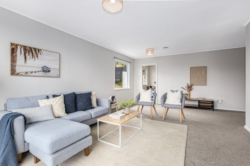 40 Cornwall Crescent, Cannons Creek, Porirua - Carousel 2