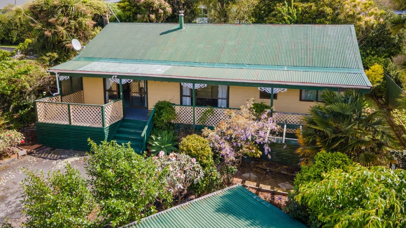 7 Woolwich Close, Whitby, Porirua - Carousel 1