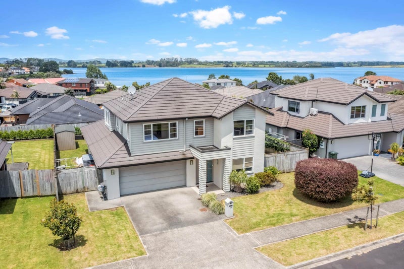 44 Hadley Wood Drive, Wattle Downs, Auckland - Carousel 1