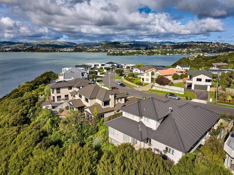 21 Pendennis Point, Camborne, Porirua - Carousel 2