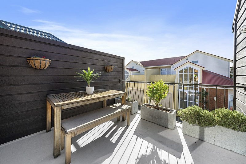 24C Hobart Street, Miramar, Wellington - Carousel 2