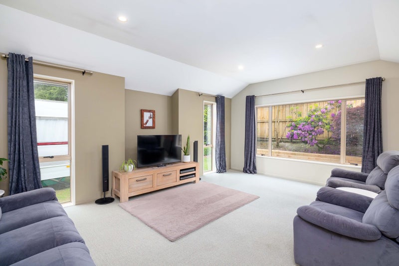 18 Maurice Stanton Place, Shirley, Christchurch - Carousel 2