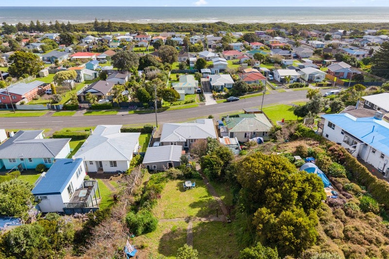 128 Cornfoot Street, Castlecliff, Whanganui - Carousel 2