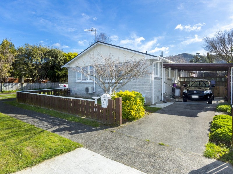 19A CLOUSTON PARK RD, CENTRAL, UPPER HUTT - Carousel 17