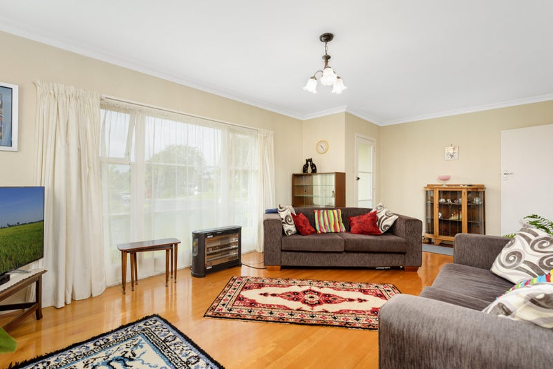 20 Woodford Avenue, Brookfield, Tauranga - Carousel 1