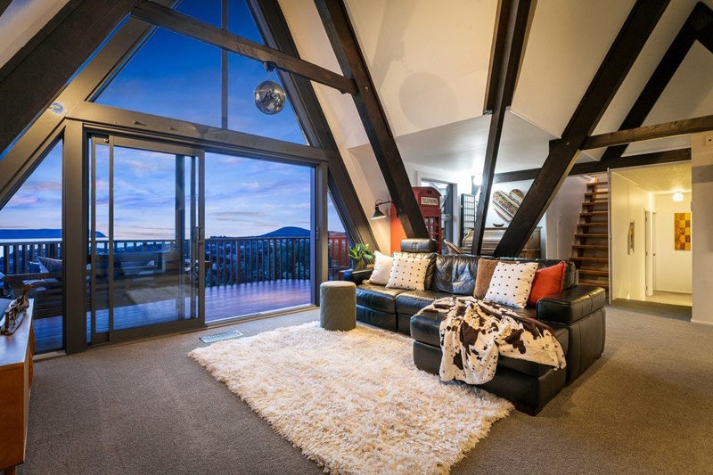 112 Gloaming Hill, Titahi Bay, Porirua - Carousel 2