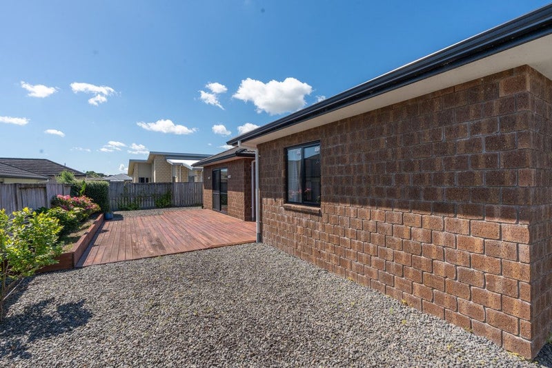 11 Sirius Crescent, Rototuna North, Hamilton - Carousel 35