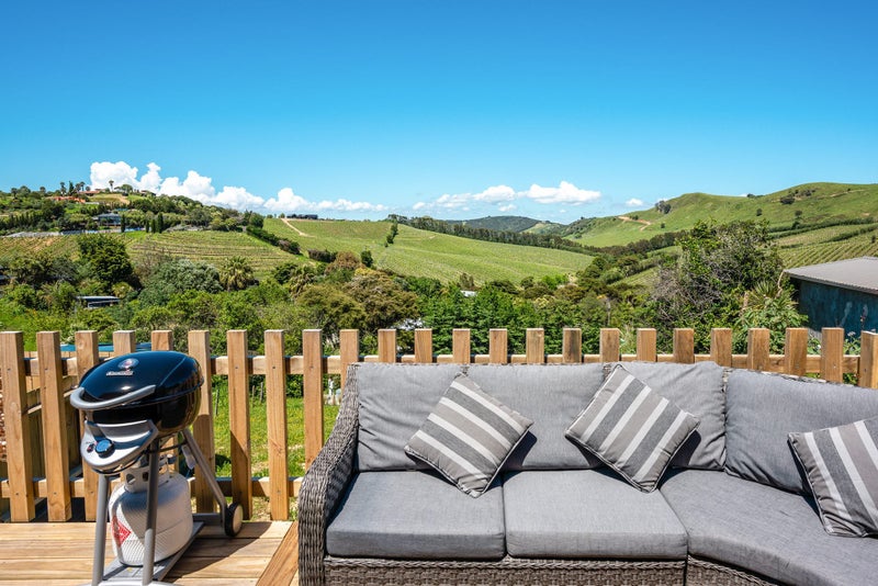 373 Sea View Road, Onetangi, Waiheke Island - Carousel 1
