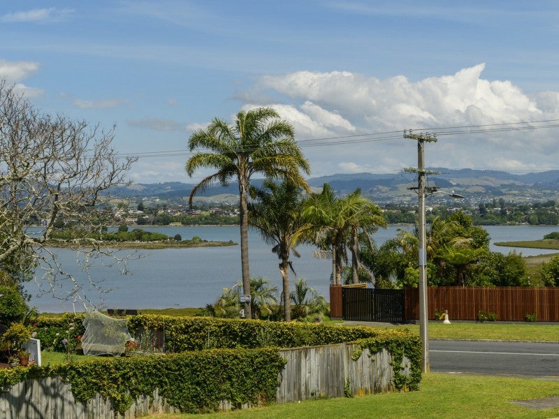 4 Hillcrest Road, Otumoetai, Tauranga - Carousel 2