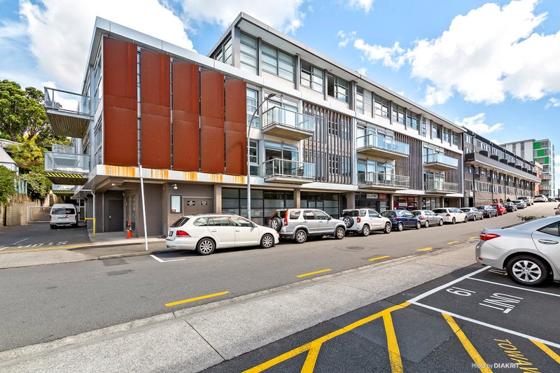 E305/28 Torrens Terrace, Mount Cook, Wellington - Carousel 1