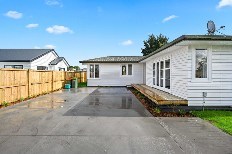 2/17 Greta Street, Glenview, Hamilton - Carousel 13