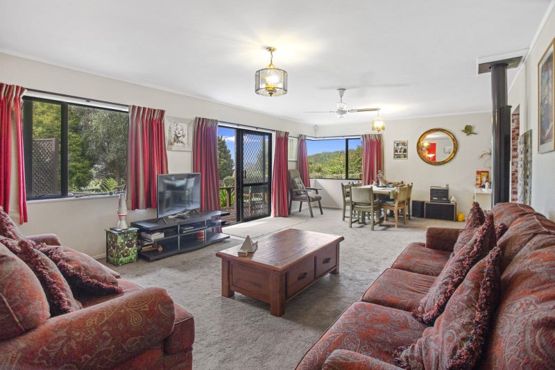 2 Hansen Place, Katikati - Carousel 2