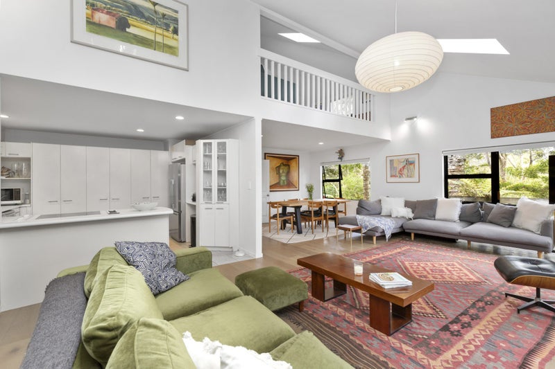 89A Woodlands Park Road, Titirangi, Auckland - Carousel 1