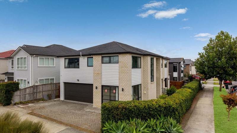 76 Donegal Park Drive, Flat Bush, Auckland - Carousel 2