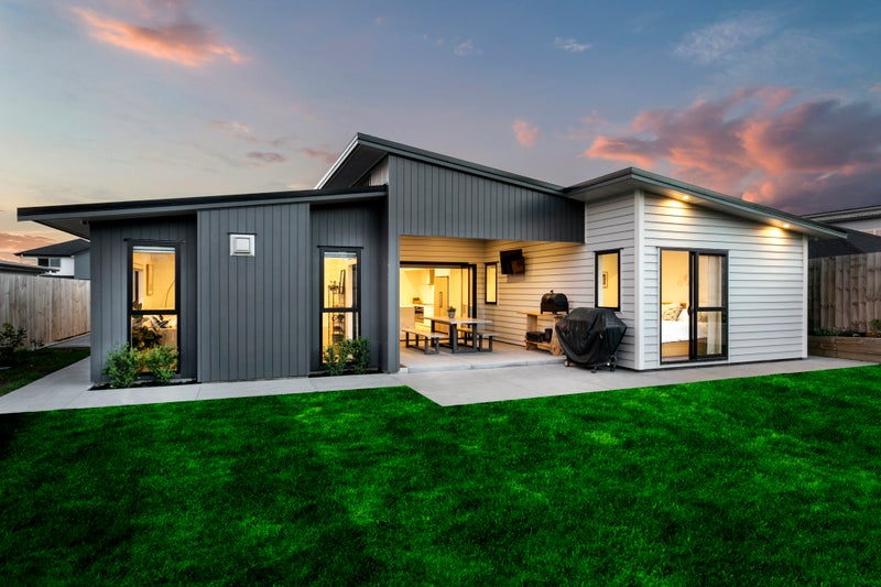 15 Surf View Crescent, Red Beach, Red Beach - Carousel 1
