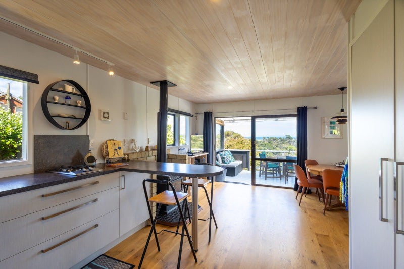 6569 Pouto Road, POUTO - Carousel 2