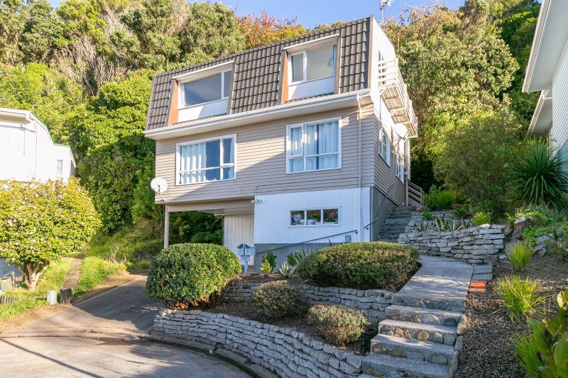 76B Collier Avenue, Karori, Wellington - Carousel 1