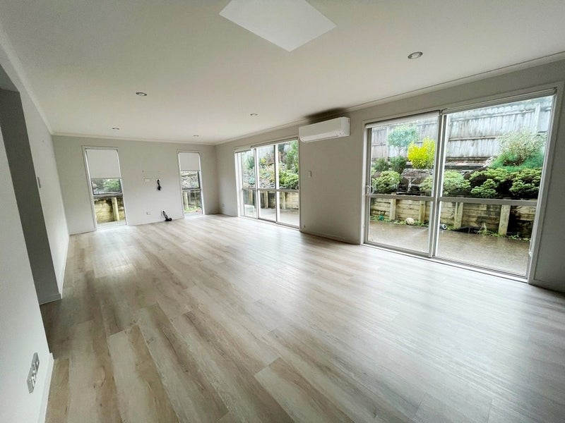 26 Hornbill Drive, Fairview Heights, Auckland - Carousel 2