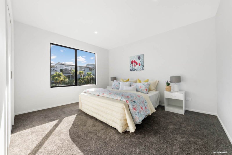 4B Wyoming Avenue, Murrays Bay, Auckland - Carousel 11