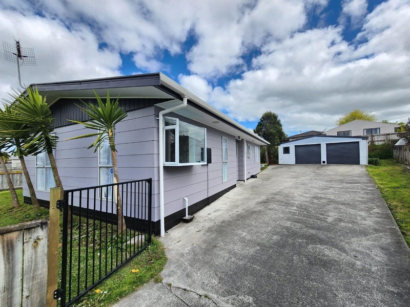 37 Rhodes Drive, Kelvin Grove, Palmerston North - Carousel 2