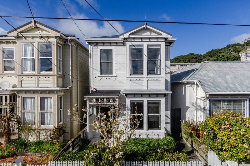 12 Roy Street, Newtown, Wellington - Carousel 1