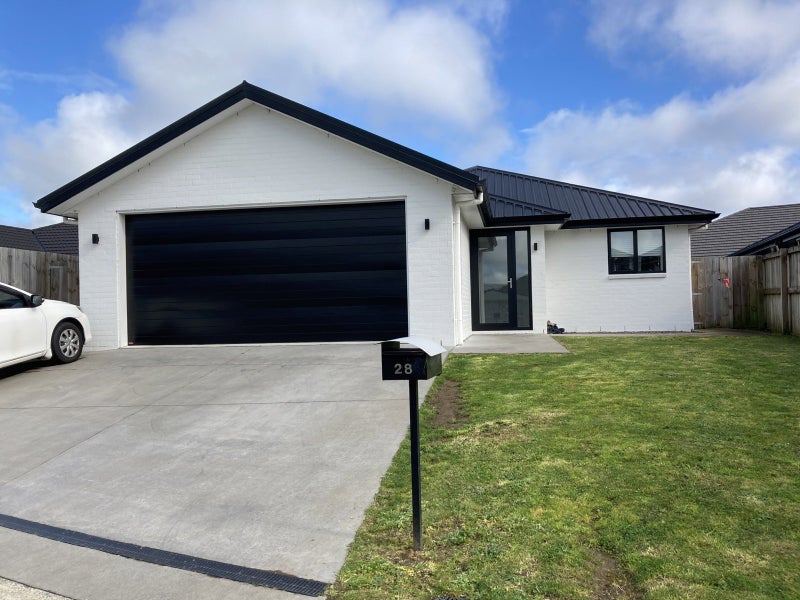 28 Ladeira Place, Fitzroy, Hamilton - Carousel 1