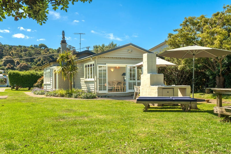 7 Blake Street, Surfdale, Waiheke Island - Carousel 1