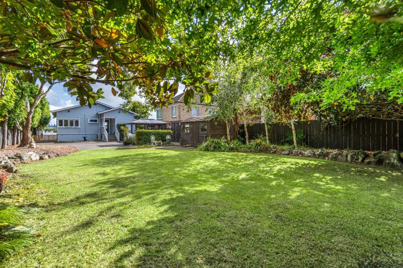 6 Waterfront Road, Mangere Bridge, Auckland - Carousel 2