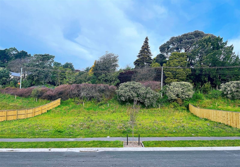 16 Withers Crescent, Halswell, Christchurch - Carousel 1