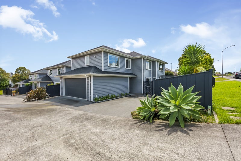 111A MOORE STREET, Howick, Auckland - Carousel 1