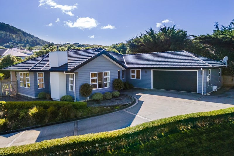 4 Grace Nicholls Grove, Riverstone Terraces, Upper Hutt - Carousel 1